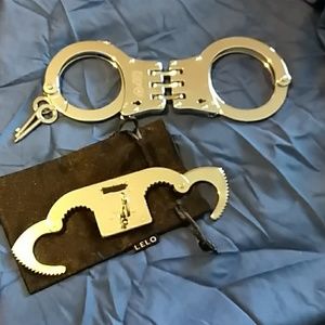 Hand and thumb cuffs